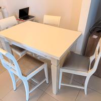 Tavolo da cucina con 4 sedie