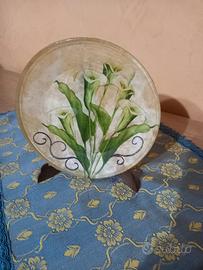 Piatto con tecnica in decoupage 