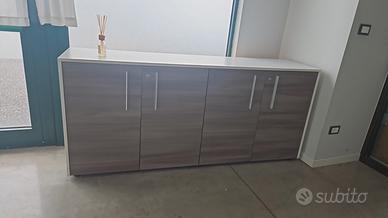 n. 1 armadio basso a 4 ante