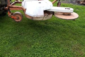 Piatto tosaerba con disco interfilare