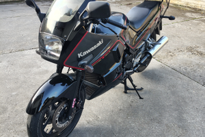 Kawasaki GPX 750R 1987 iscritta ASI