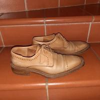 Scarpe in cuoio fatte a mano.
