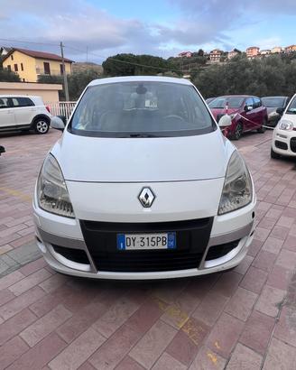 Renault Scenic Scénic X-Mod 1.9 dCi 130CV Luxe