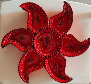 Servizio in ceramica scomponibile a forma di fiore