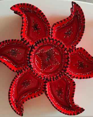 Servizio in ceramica scomponibile a forma di fiore