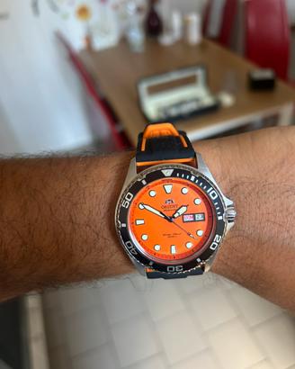 Orient Ray ll Orange