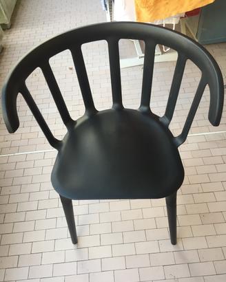 Ikea rara sedia nera plastica dura Marcus Arvonen
