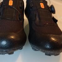 scarpe DMT