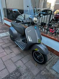 Vespa gts 300 super tech