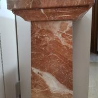 colonna in marmo rosso 