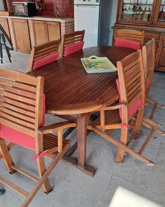 Tavolo allungabile a m. 2,40 e 6 poltroncine 