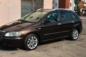 FIAT CROMA spaziosa, comoda e potente