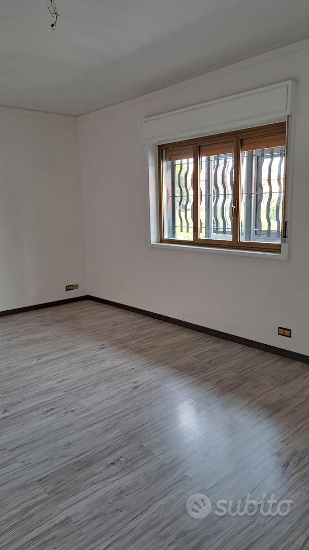 appartamento 3 vani 1/2 più garage - Vista 2