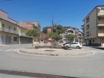 601928 Cutro: In palazzotto bifamiliare 30.000