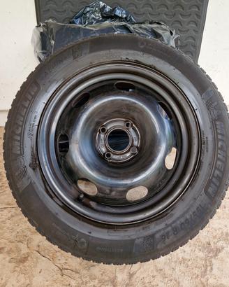 4 cerchi + gomme invernali Peugeot 2008