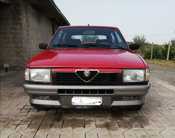 Alfa 33 red