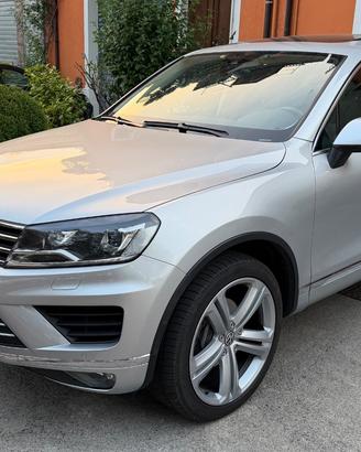 Volkswagen Touareg 3.0 TDI 262 CV tip. BlueMotion 