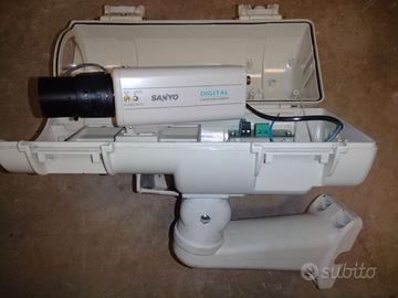 Telecamera con custodia da esterno