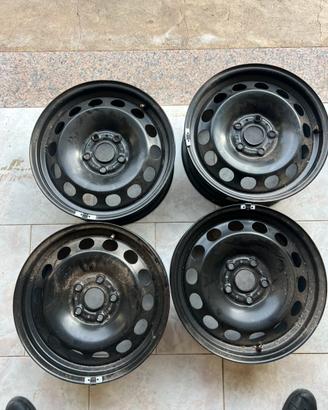 Cerchi in ferro 16 pollici VW