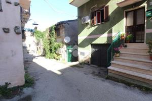 3 LOCALI A MONTORIO ROMANO