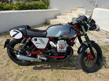 Moto guzzi v7 racer