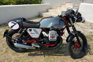 Moto guzzi v7 racer