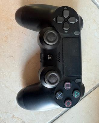 Playstation 4 pro con 3 giochi