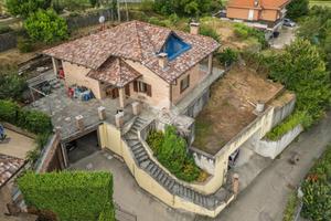 VILLA SINGOLA A BALDISSERO TORINESE