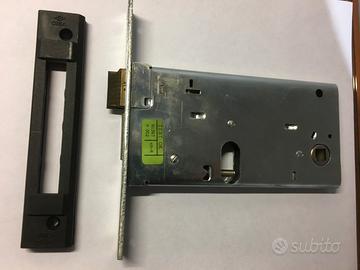 Serratura CISA 44460-70 a infilare