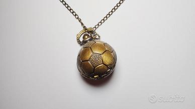 Collana vintage con ciondolo palla da calcio