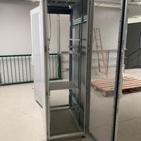 Rack armadio per server computer