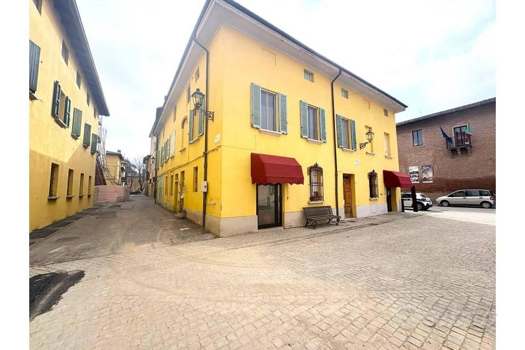 Appartamento di 266 m² con 5 locali a Castel Guelf