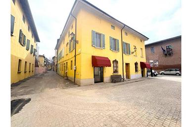 Appartamento di 266 m² con 5 locali a Castel Guelf