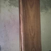 Legno castagno stagionato.