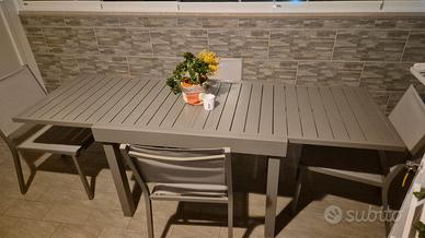 tavolo allungabile con sedie