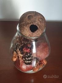 Vaso vetro con frutti secchi decorativi