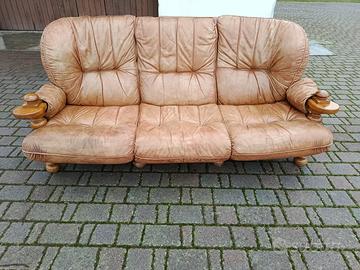 Divano pelle e legno massello