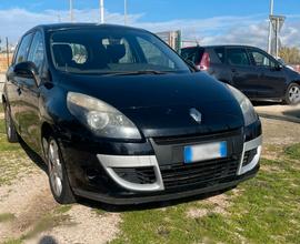RENAULT Scénic