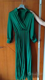 Abito a trapezio con gonna plissettata