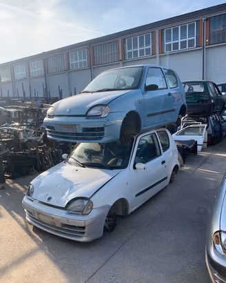 Ricambi Fiat 600 2003 - Vari veicoli per ricambi