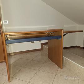 Scrivania porta pc di legno