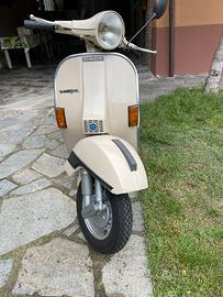Vespa P200E