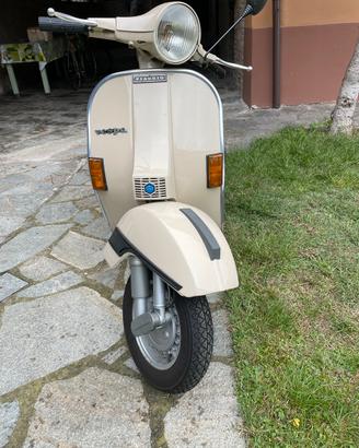 Vespa P200E