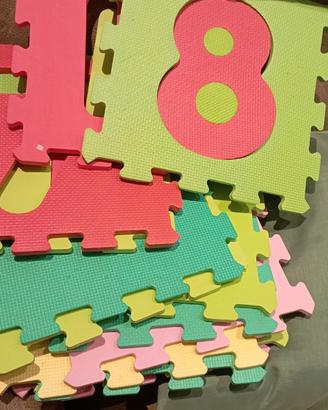 TAPPETO E GIOCO PER GATTONARE E AREA BIMBO