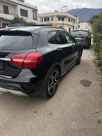 MERCEDES BENZ GLA 220 D 