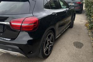 MERCEDES BENZ GLA 220 D 