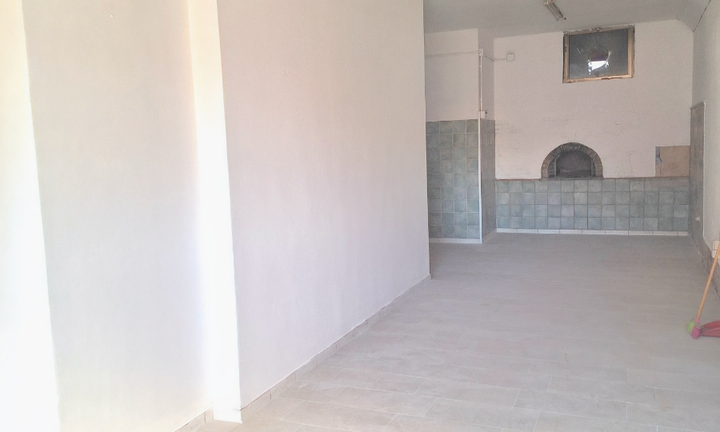 Locale commerciale sito in via Lubiana Carbonia