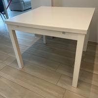 Tavolo bianco estendibile