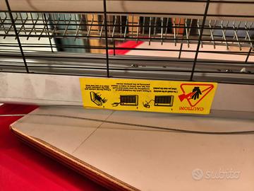 Dissuasore elettrico insetticida