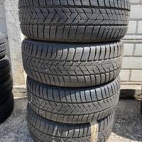 Pneumatici 215 55 17 Pirelli